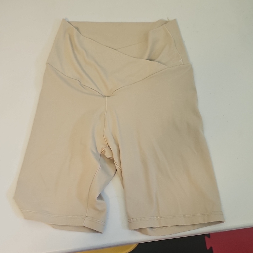 Aerie Women's Cream Bike Shorts
